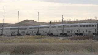 preview picture of video 'Amtrak's Empire Builder heads west through White Earth, ND with Heritage unit 145'
