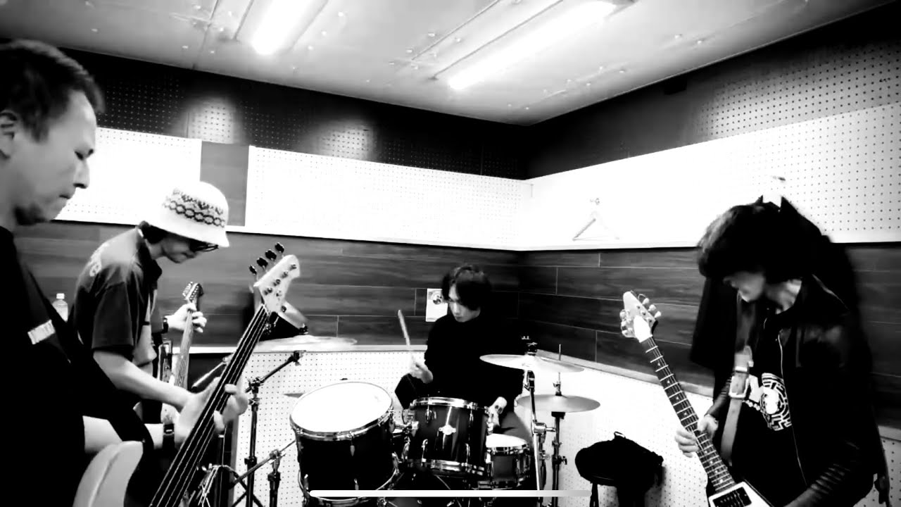 "Summer's Gone" Performance by Eiji, Kajimoto, Masato and Yoshimitsu. There are no vocals...