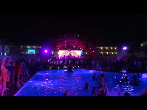 TIESTO & SWEDISH HOUSE MAFIA @ Ushuaia Ibiza 03.08.2011 (35)