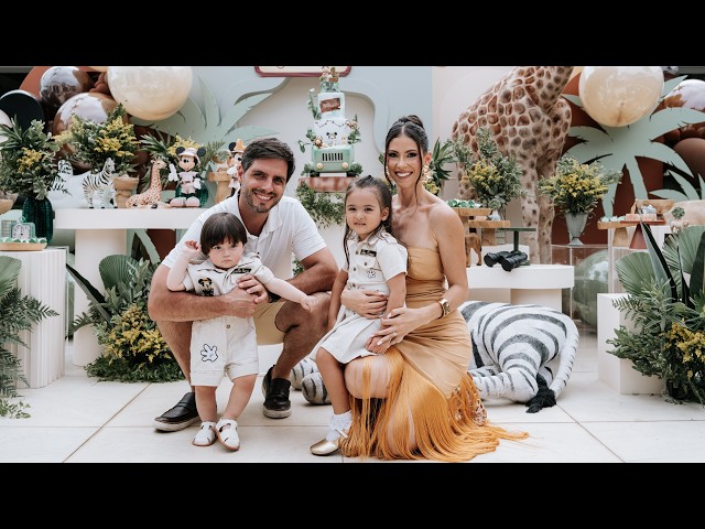 Vídeo de aniversário de 1 ano com tema do Mickey Safari. '