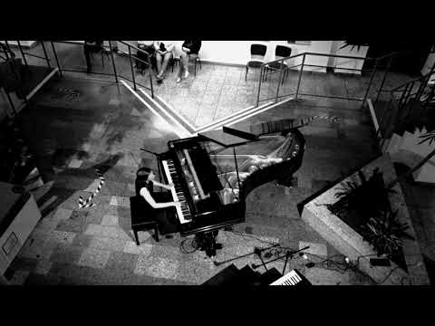 Melissa Luna - Moon water (live version)