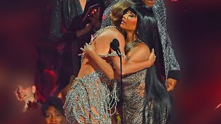 NICKI MINAJ &amp; TAYLOR SWIFT SUPPORT EACH OTHER AT THE VMAS 2022! ❤️❤️👑(COMPILATION)