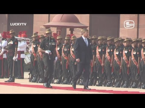 LuckyTV - Willy: "Heb ik honing aan m'n reet?"