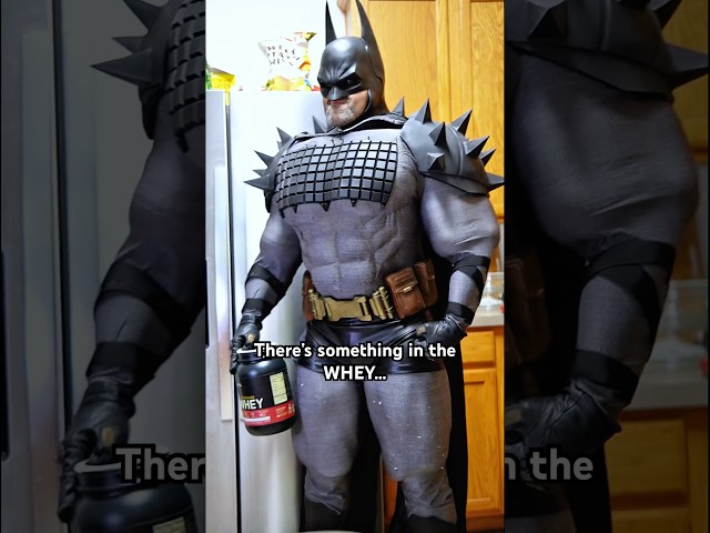 Vídeo relacionado con Ciao- Batman Classic disfraz adulto original DC Comics (Talla XL) con músculos acolchados