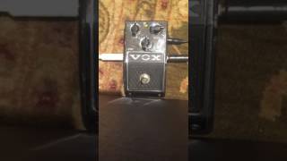 Video thumbnail for Vox valvetone v810 - overdrive pedal demo by Sir Bradley Scott