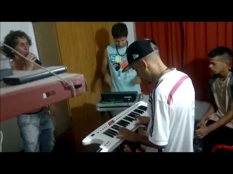 Ke Personajes- Que Lloro- Poco a poco - Cover