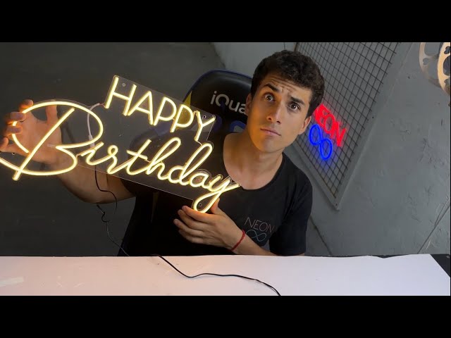 Vídeo relacionado con Cartel de neón brillante de feliz cumpleaños, letrero de neón pretrung Happy Birthday con texto en inglés Let Glow Party Painted Banner for Black Light Neon Glow Party Supplies Birthday Decorations