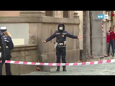 Il vento fa ondeggiare troppo la palma, temporaneamente chiusa via San Paolino