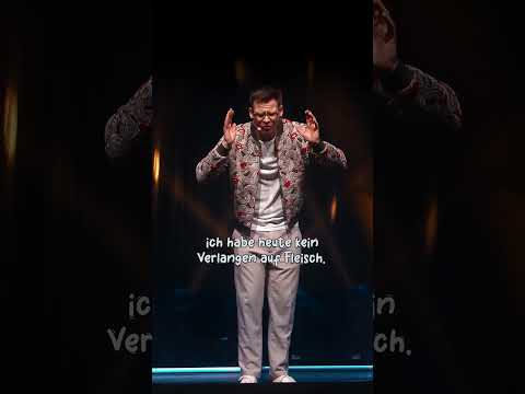 Wie ist das bei euch, wenn ihr bei Oma eingeladen seid? 😅 #comedy #martinfrank #tour #oma