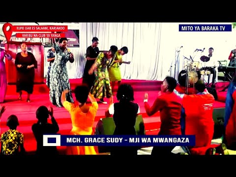 WIMBO HUU USIPOKUBARIKI JISHANGAE MAMA SUDY AKIWASHA MOTO - KWA MJI WA MWANGAZA LIVE PERFOMANCE