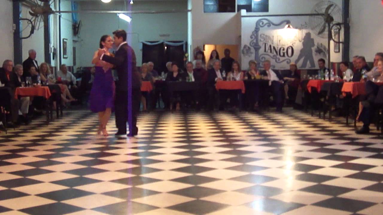 Sin Rumbo, bailan Daniel Juarez y Alejandra Armenti 3/4