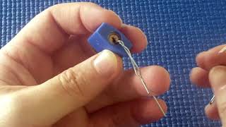 (Picking 4) How to pick a suitcase padlock (Korjo) with paperclips