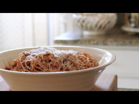 Spaghetti Bolognese Easy Pasta Recipe || KIN EATS