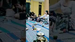 Download lagu Yessa Oktavia &friends Lagi makan malam#Shorts mp3