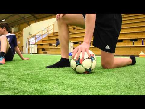 Bredden är toppen - Om ungdomsverksamheten i Husqvarna FF