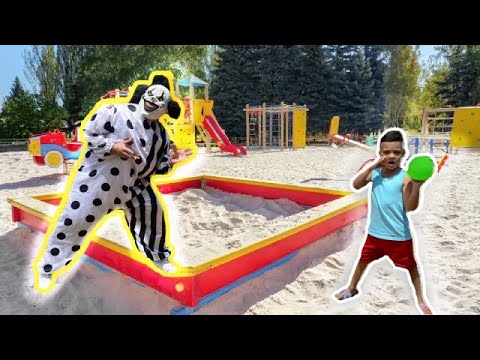 CREEPY CLOWN WANTS TO PLAY....