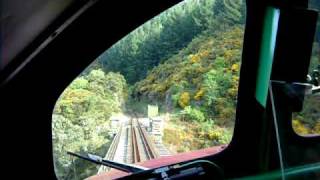 preview picture of video 'From cab Dg772 up Taieri Gorge (2)'