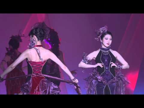第29回服装造形学科ファッションショー「angle」　過剰な美意識
