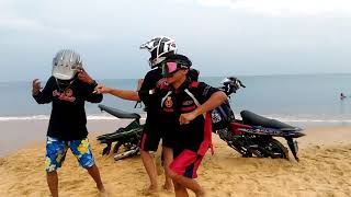 preview picture of video 'Goyang holliday anak club singkawang jupiter'