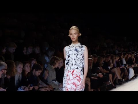 Nina Ricci parades in Paris with María Valverde as a special spectator.