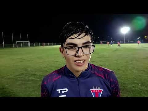 Francisco Retamoza que va y viene por la banda derecha en Candil 