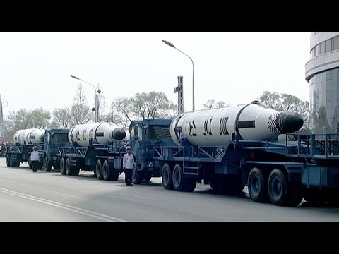 Video: Desfile en Corea del Norte como muestra de su poderío