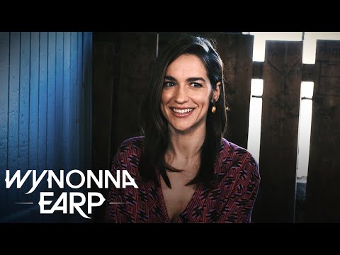 afbeelding Melanie Scrofano Talks Wynonna Earp Season 3