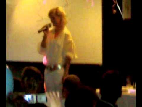 Iveta Bartošová - Ve jménu lásky, Dej mi ruku