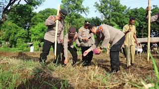 Polres Magetan Dukung Program Ketahanan Pangan dengan Tanam Jagung di Lahan Kosong Milik Dinas