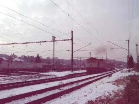 749 107 na čele os 9058 - Praha Krč - rozjezd - 28.11.2010.