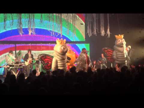 Flaming Lips - She don't use jelly - live @ Cirque Royal 2014