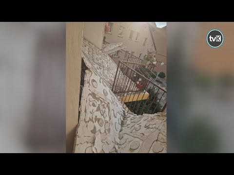 Spadające tynki przy ul. Czeskiej w Kłodzku