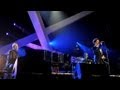 Hugh Laurie & Jamie Cullum perform "Hallelujah ...