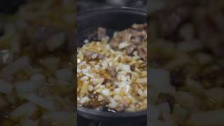 白いご飯が一瞬で消える。「豚肉と玉ねぎの甘辛カリカリ焼き」