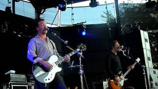 Queens of the Stone Age w/Eddie Vedder - Make it Wit&#39; Chu and Little Sister at Alpine Valley (PJ20)