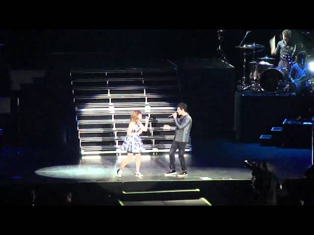 Joe Jonas e Jullie - Eu Não Mudaria Nada Em Você @Maracanãzinho 07/11/10