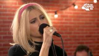 Pixie Lott - Wake Me Up / Cry Me Out (Capital FM Session)