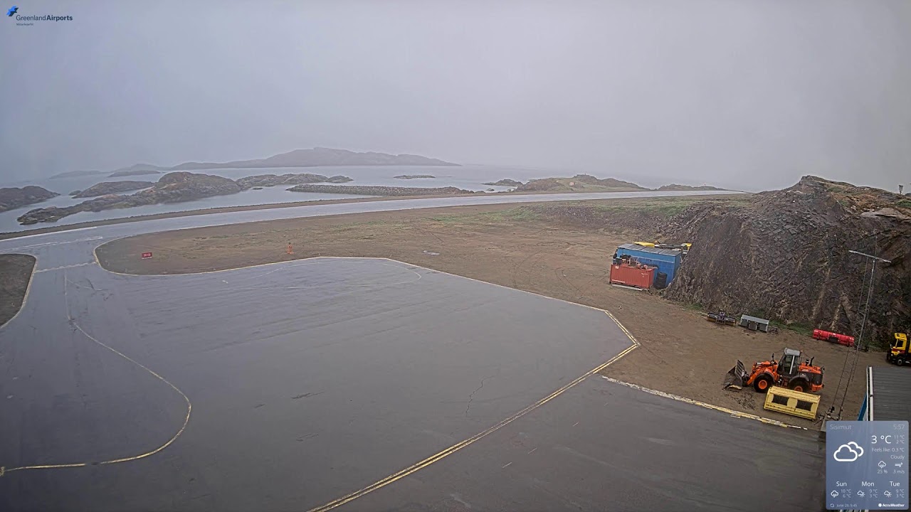 Live webcam view of Sisimiut Airport Runway & Fjord View