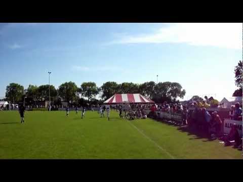 Schalke'04 U9 scoort de 1-0 in de finale tegen Zeeburgia F1 (intern. F1toernooi vv Tricht)