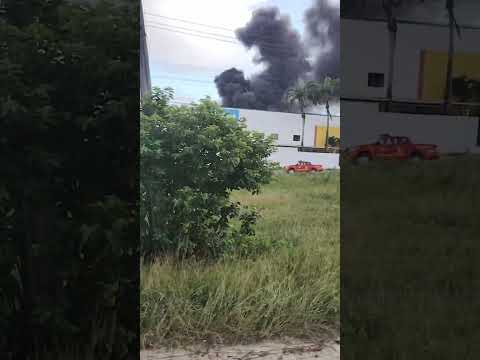 incêndio hoje aqui em Maracanaú Ceará fábrica de isopor onde eu carrego tristeza!!!!!!