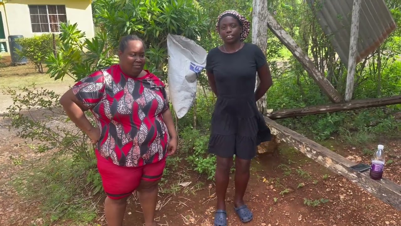 She is seeking help, anyone want to help her just DM mi, my number is in the description