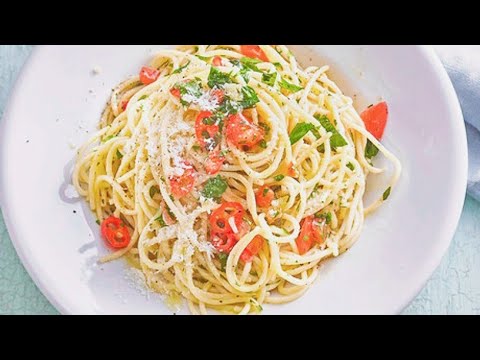 Agilo e Olio/Pasta Recipe/Spaghetti /Pasta with garlic and Olive oil/Italian pasta recipe/spaghetti