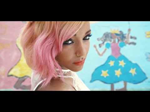 Tanya Lacey  'Too Many Cooks'