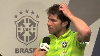 Maxwell visita os estúdios da CBF TV e fala de Marcelo