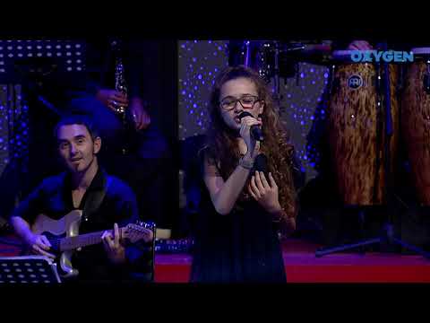 ''Ma fal atë buzëqeshje'' nga Rinea Vitija dhe Oxygen Band