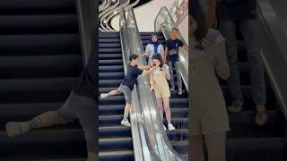 Download lagu Cubit pipi cewek cantik sampai di kejar🤣 #prank #viral mp3