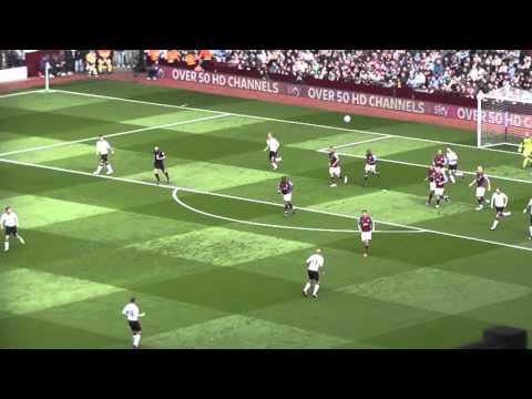 Liverpool corner: Lucas Leiva shoots! Guzan saves!