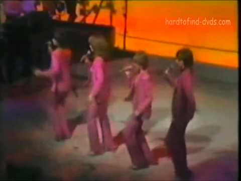 The Nolans - Gotta Pull Myself Together