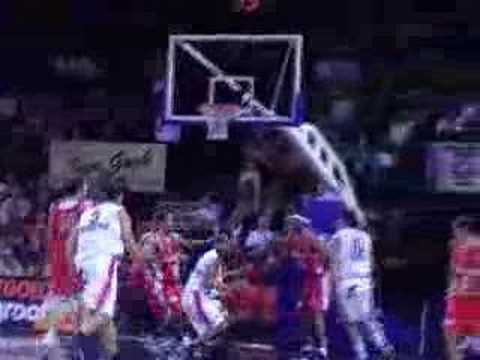 03 17-10-07 BCO-Charleroi - Green scoort in extremis met een