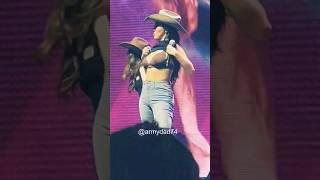 Download lagu Happy Birthday Queen Hwasa 👑💚 Never apologize for being you! #mamamoo #hwasa #my_con mp3